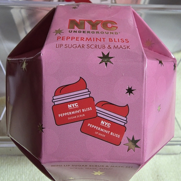 NYC Peppermint Bliss Lip Sugar Scrub & Mask - Picture 2 of 3